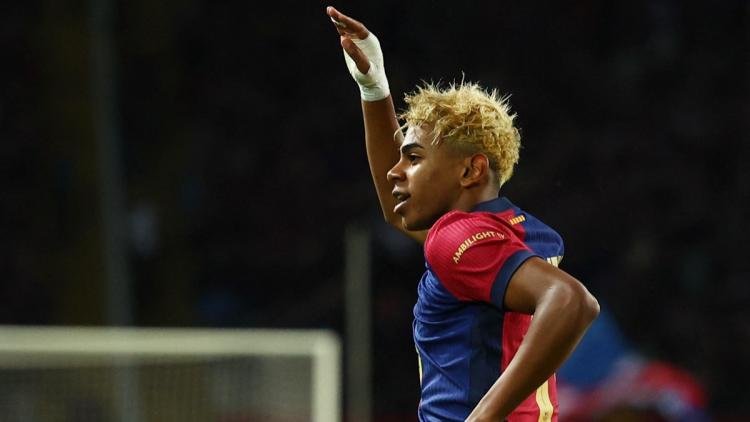 FC Barcelone-Inter Milan : Alessandro Bastoni consacre Lamine Yamal comme « le meilleur joueur du monde »